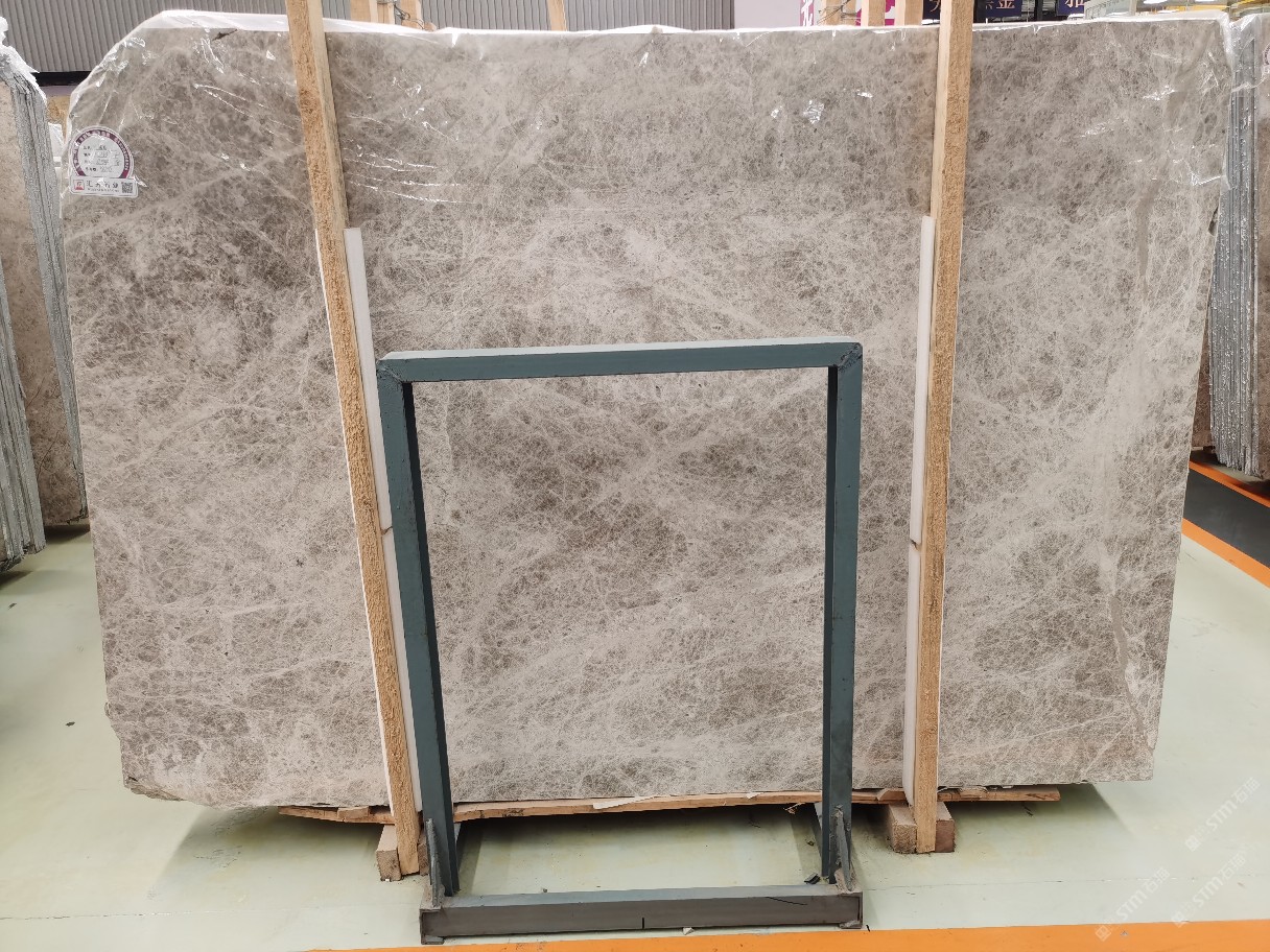 北极光1.5-1.8厚23000平方特价 -石材供应 -石猫石材网