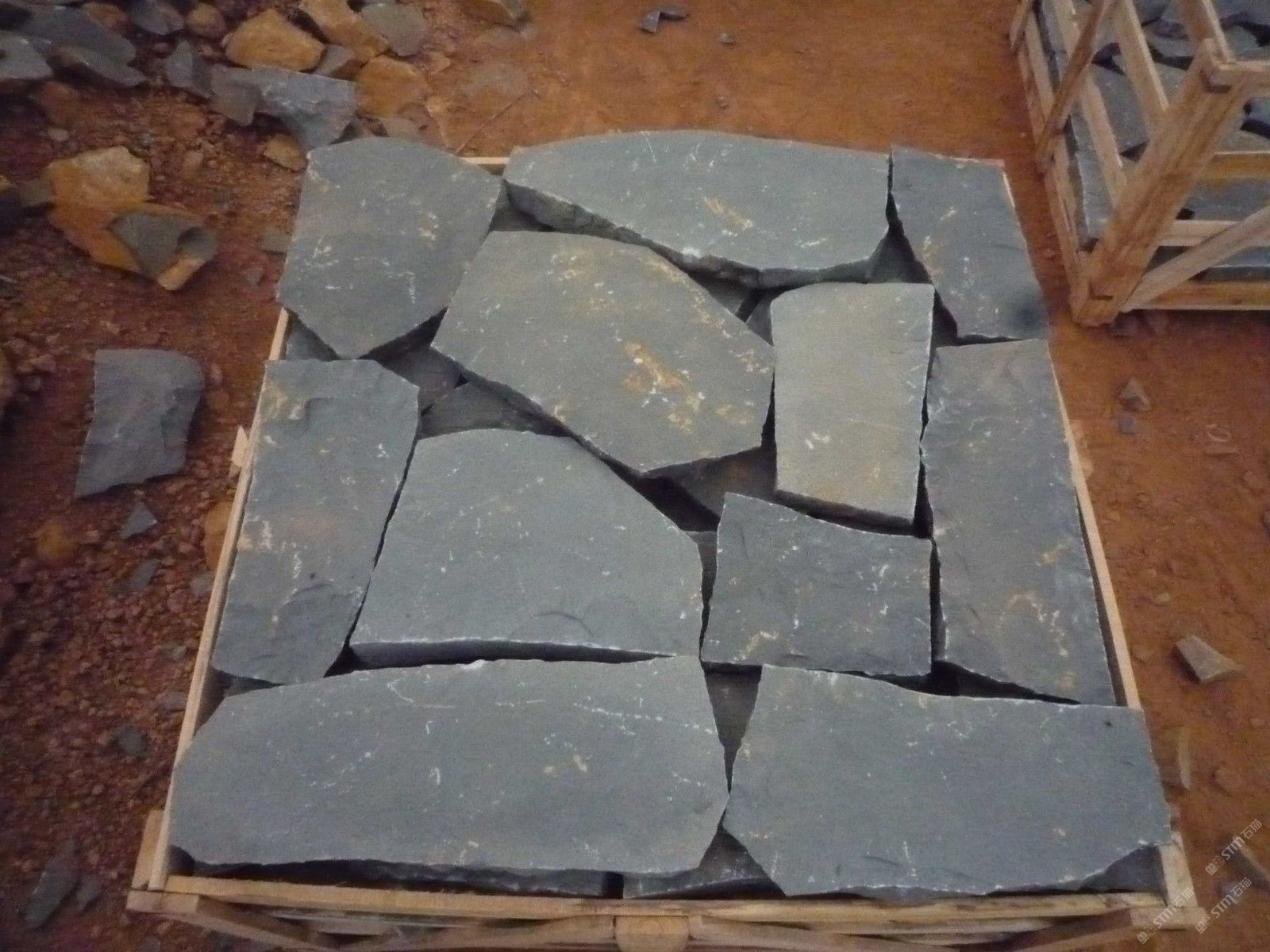 安山岩手工乱片