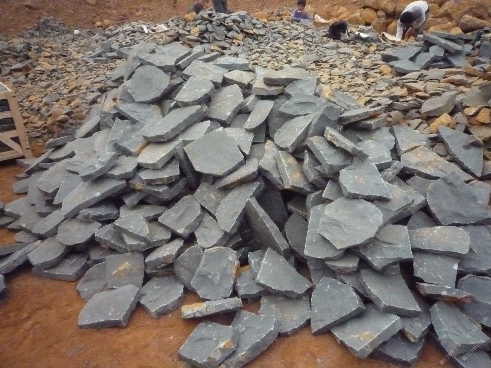 安山岩手工乱片